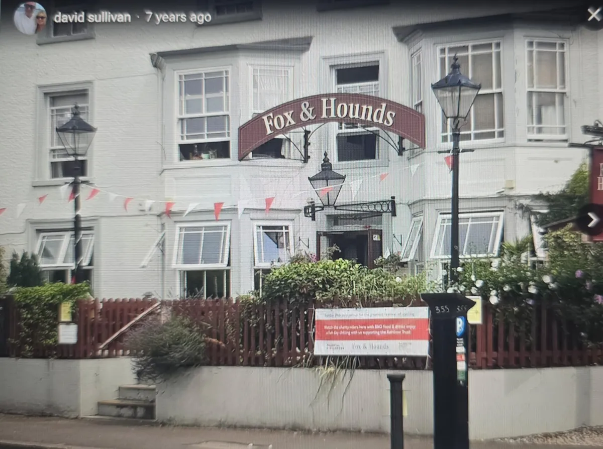 Fox and Hounds - Pub in Surbiton