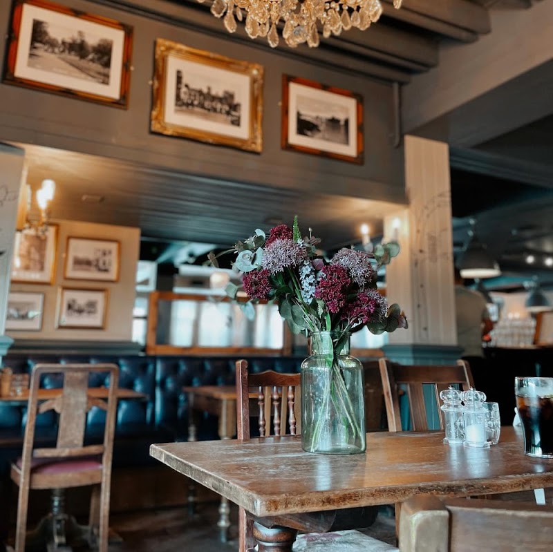 The Boaters Inn - Photo 4